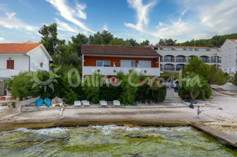 Apartament Mona